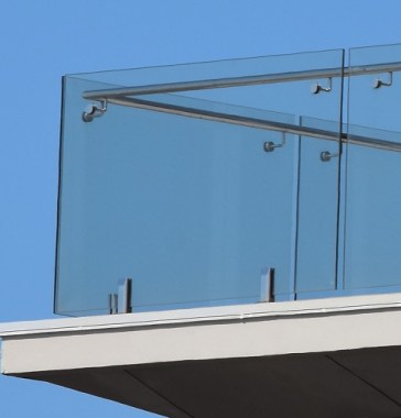 Deck Mount Glass Balustrade Using Spigots
