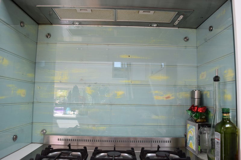 DIY Glass Splashback